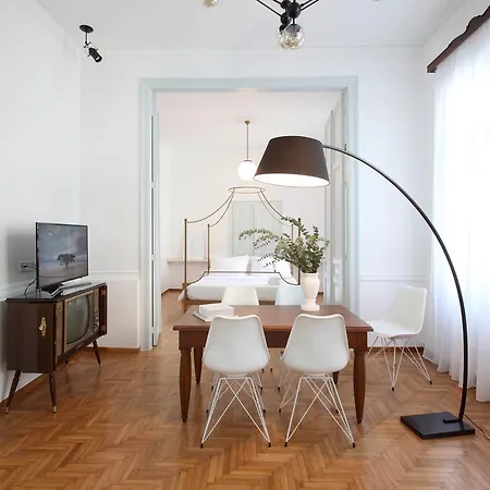 Aparthotel Live In Athens, Thiseio Historic House