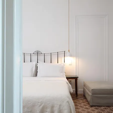 Live In Athens, Thiseio Historic House