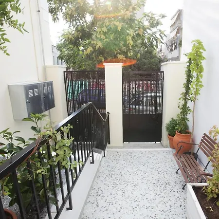 Live In Athens, Thiseio Historic House Aparthotel Athen