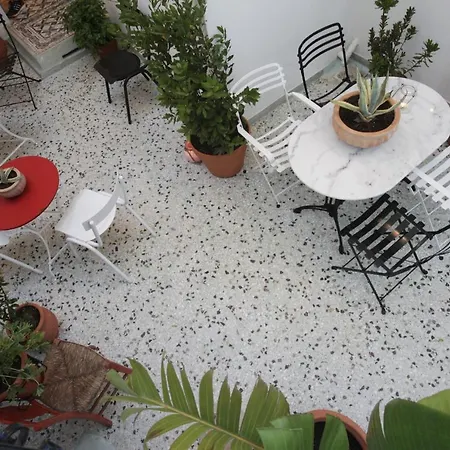 Live In Athens, Thiseio Historic House